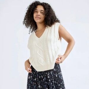 sold 
Aritzia Wilfred Oversized Cable Knit Sweater Vest Heather Birch